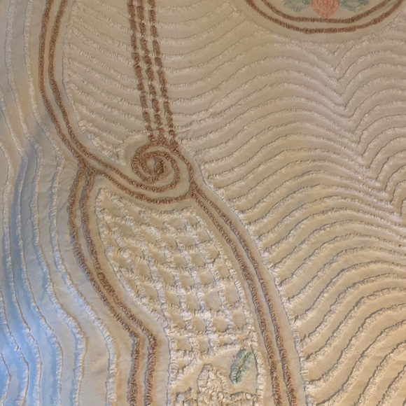 Vintage Cotton Chenille Bedspread 88” X 104” - Picture 3 of 6